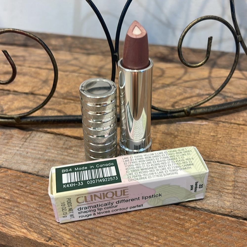🆕Clinique Dramatically Different Lipstick - Picture 5 of 11